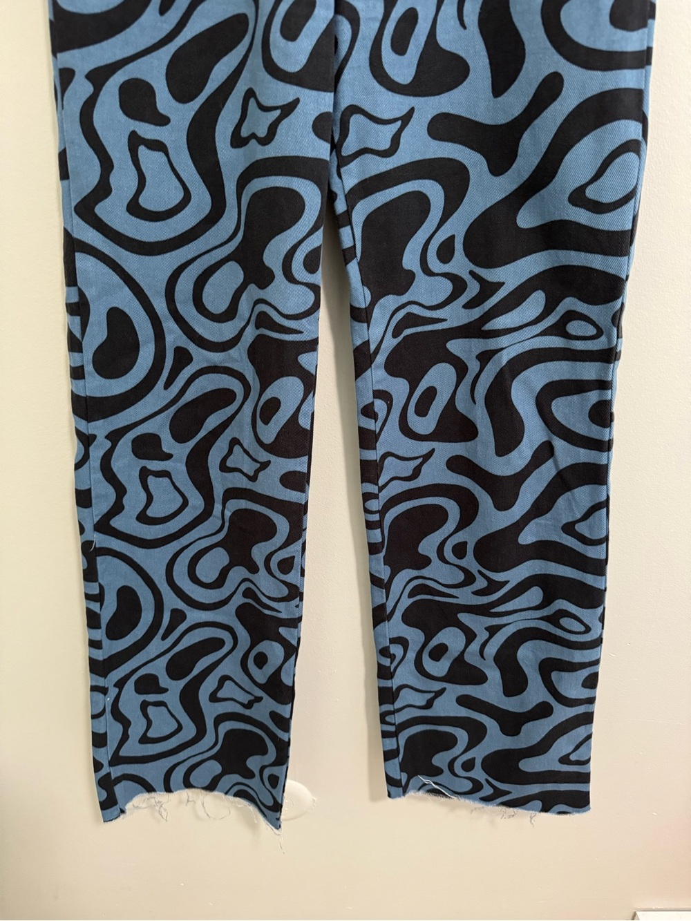 Stradivarius Abstract Print Wide Leg Jeans - Picture 4 of 7